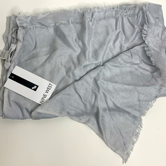 Nine West | Gray Patterned Fringed Long Scarf | Wrap Unisex Winter Accessory NWT - Picture 7 of 7